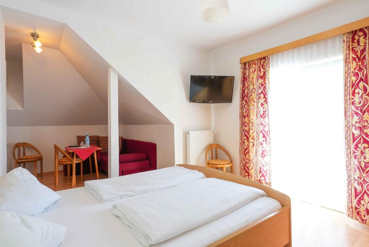 Strandhotel Pichler Seeboden Exterior photo